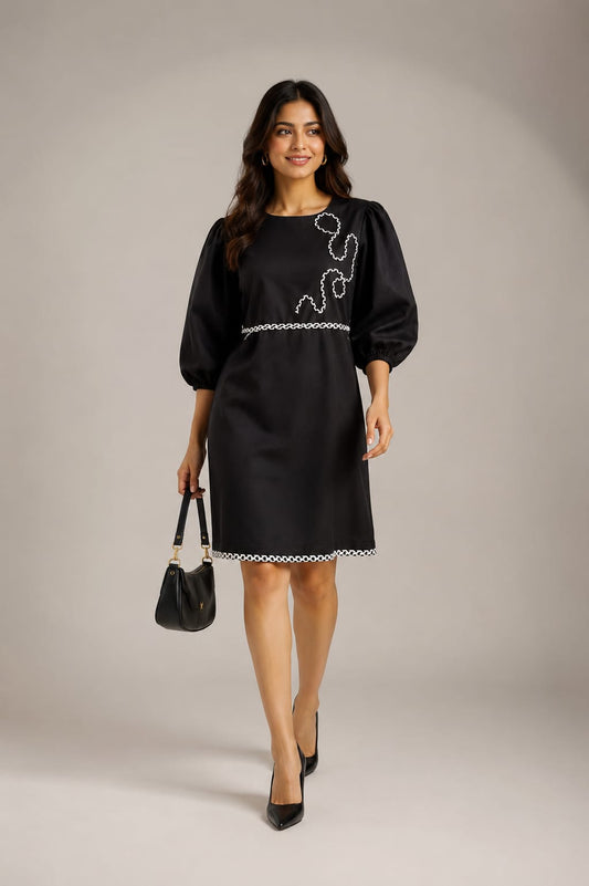 MONOCHROME ELEGANCE